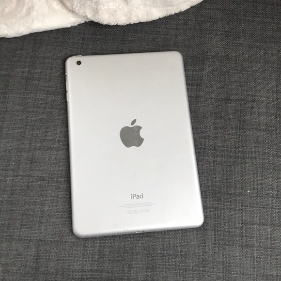 iPad Mini - Picture 2 of 3